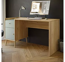 Moderna scrivania da ufficio urbana loft con computer e accessori