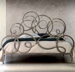 Letto in ferro battuto  Beethoven, color marrone anticato oro, made in Italy