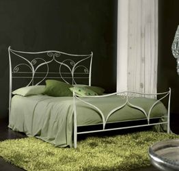 Letto in ferro battuto Tallis, colore bianco anticato oro, made in Italy