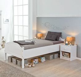 Letto in legno massello, disponibile in bianco o legno naturale