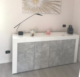 Credenza Moderna a 4 ante, Bianco Lucido con frontali Beton