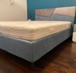 Elegante Letto contenitore Fenice in finitura grigio seta, grigio perla e verde oceano