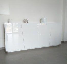 ACQUISTA ANCHE TU Credenza a 4 ante in finitura bianca laccata lucida