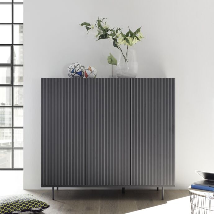 Madia moderna a 3 ante e piedini, color grigio gessato