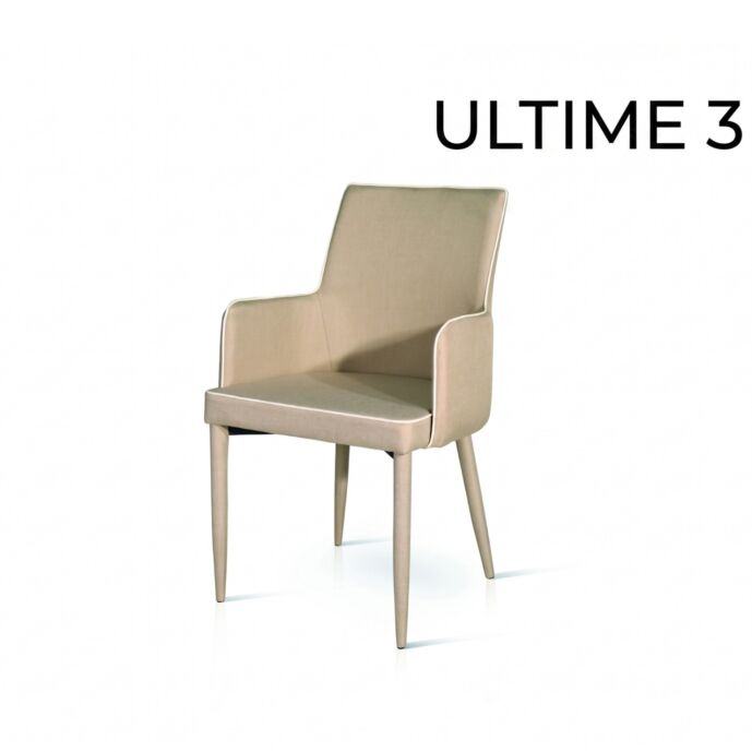 sedia beige con braccioli