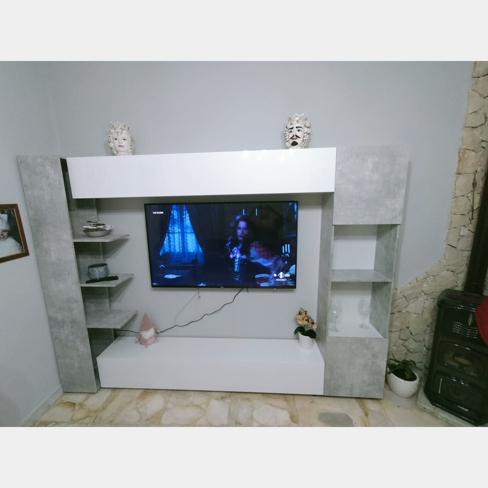 Moderna Parete attrezzata con ribalta, vasistas e colonna con