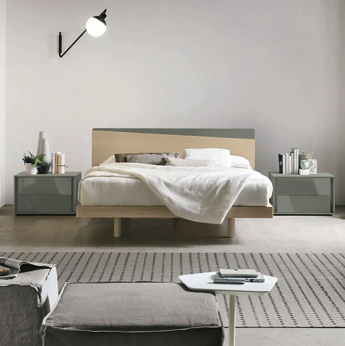 Letto Charlie Tomasella, finitura Rovere sabbia e Basalto opaco