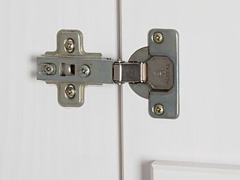 Armadio con 3 ante battenti e 2 cassetti in finitura bianco 