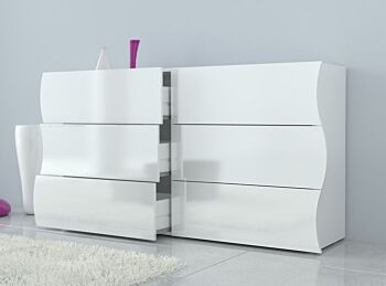 Comò 6 cassetti sagomati in finitura bianco laccato lucido, linea onda