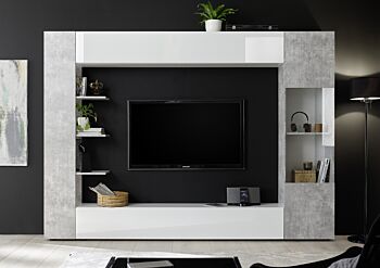 Pareti attrezzate con pensili e  vetrina finitura bianco lucido e beton