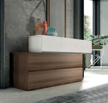 Comò particolare largo con 3 cassetti sfalsati di alta qualità in finitura Frassinato bianco e Quercia brown