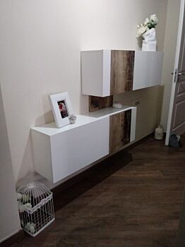 ACQUISTA ANCHE TU Scarpiera doppia finitura Bianco Lucido e Pero, design orizzontale e moderno