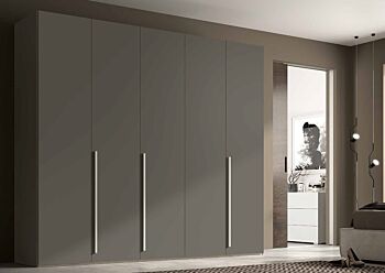 Armadio a 5 ante battenti grigio cenere laccato opaco con ante da 60 cm