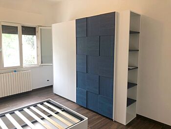 ACQUISTA ANCHE TU Armadio scorrevole bianco opaco e blu moderno a 2 ante battenti