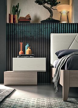 Elegante e moderno Comodino particolare con 2 cassetti  di alta qualità in finitura Frassinato bianco e Olmo