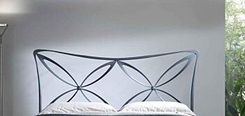 Letto in ferro battuto Smith, colore bianco confetto, made in Italy