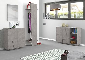 Ingresso moderno con scarpiera, appendiabiti e madia in finitura Beton