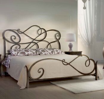 Letto in ferro battuto  Wagner colore bianco anticato oro, made in Italy