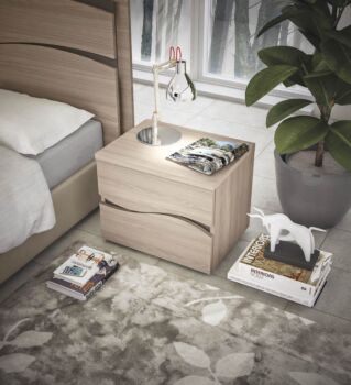 Camera da letto in finitura Olmo Perla e letto ecopelle sabbia, Made in Italy