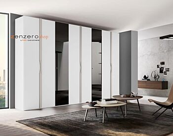 Armadio moderno con 8 ante battenti e 2 ante specchio in finitura Bianco opaco e Grigio seta