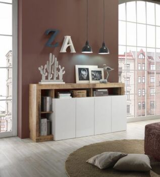 Madia a 4 ante con un ripiano in finitura bianco laccato lucido e pero