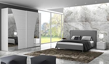 Camera da letto Sula con maxi armadio con specchi, comodini e letto finitura grigio chiaro e grigio scuro 