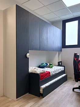 Armadio a ponte, Bianco laccato opaco e Blu navy, L.294 H.240