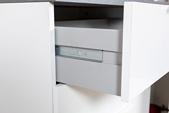 Madia 2 ante e 4 cassetti, finitura Bianco Lucido e Grigio