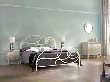Letto in ferro battuto  Schubert, colore bianco anticato oro, made in Italy