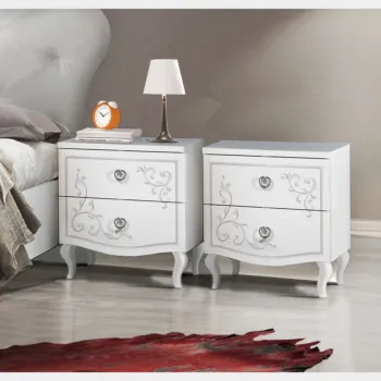 Comodini con 2 cassetti e serigrafia argentata in finitura bianco 