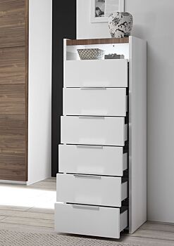 Camera matrimoniale con letto in ecopelle tabacco, armadio con anta noce dark H.248 e comodini bianchi opachi