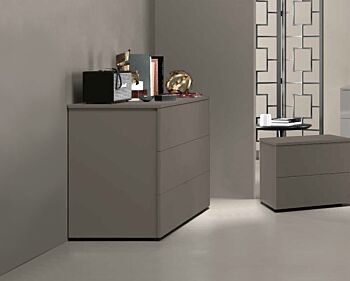 Comò moderno a 3 cassetti in finitura Grigio Cenere