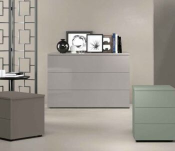 Comò moderno a 3 cassetti in finitura Grigio Seta