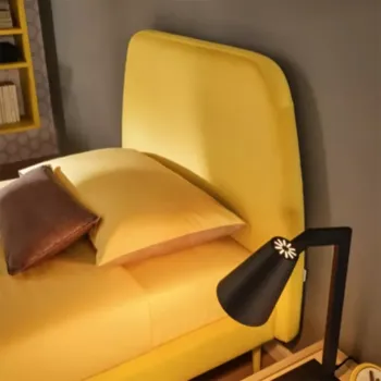 letto giallo imbottito