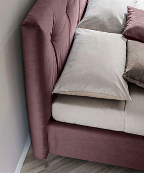 Letto matrimoniale Luna king size in tessuto velvet, finitura Prugna