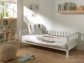 Letto singolo in pino massello, disponibile in due finiture