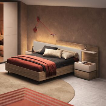 Letto matrimoniale con testiera sfalsata, Noce caramello e velluto Beige