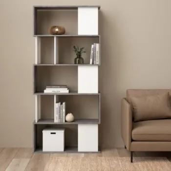 Libreria con ripiani 
