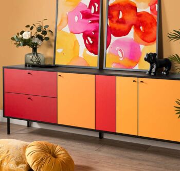 Madia credenza colorata, in finitura rossa e gialla con tre ante e due cassetti