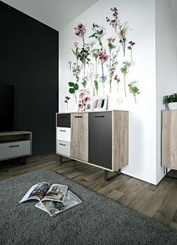 Madia Lappo con gambe in metallo, 2 ante, 3 cassetti, finitura Quercia, Bianca, Grigio e Antracite L 120