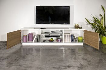 Moderno porta tv con due ante in noce caracalla e bianco lucido