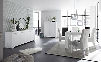Sala di design composta da Madia alta, Madia 4 ante e Tavolo allungabile, finitura bianco opaco