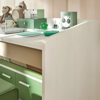 camera con ponte e angolo verde
