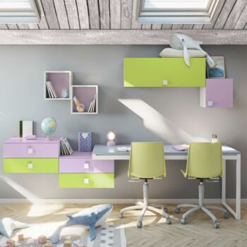 scrivania con cassetti colorata