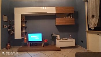 ACQUISTA ANCHE TU Soggiorno moderno con parete attrezzata bianco lucido e noce dark
