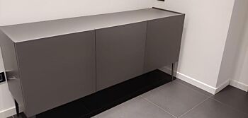 ACQUISTA ANCHE TU Madia moderna 3 ante, Grigio Opaco con piedini
