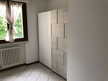 ACQUISTA ANCHE TU Armadio scorrevole bianco opaco e grigio a 2 ante 