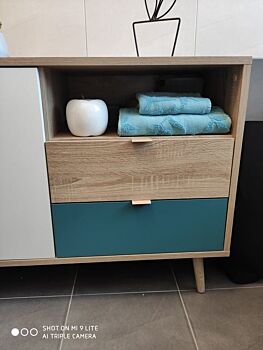 Madia stile nordico Lavik con gambe in legno, 2 ante 2 cassetti