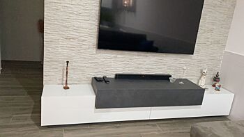 Moderno mobile porta TV  in finitura bianco lucido e ardesia
