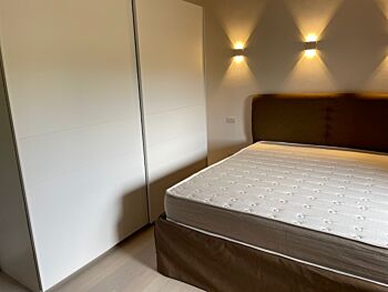 Letto ecopelle marrone tabacco con contenitore